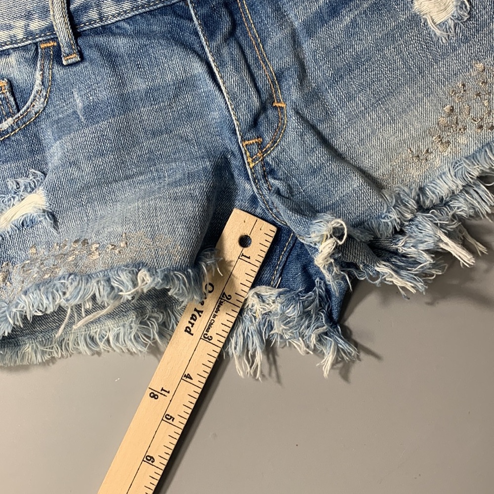 Abercrombie & Fitch Women’s Blue jean Distressed Raw hem Denim Shorts Size 26 - Picture 5 of 8